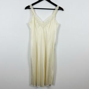 Vintage Vanity Fair Ivory Lace Trim Slip Dress Size 34